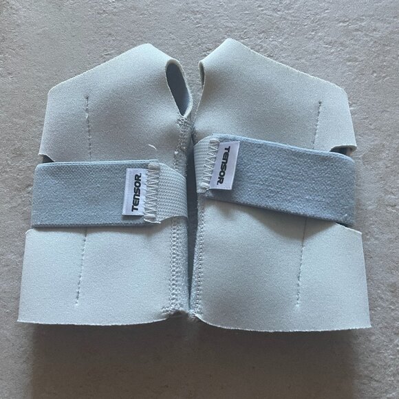 Tensor Wrist Braces - Set of 2 - Picture 2 of 6